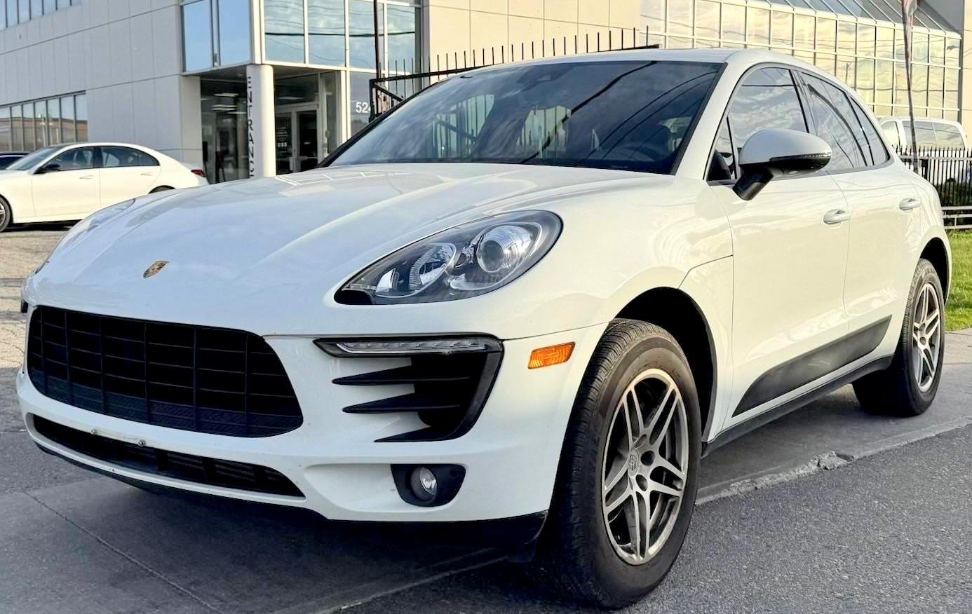 2017-Porsche-Macan-0-9898181806875699